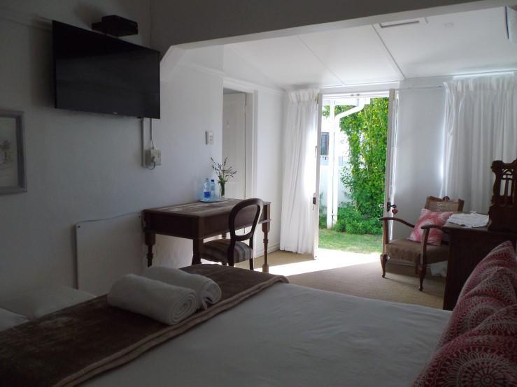 Breeze Inn Guesthouse Kidd's Beach Екстер'єр фото