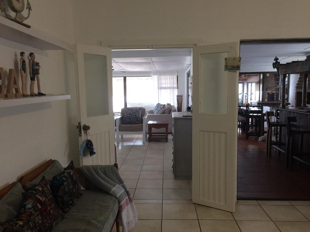 Breeze Inn Guesthouse Kidd's Beach Екстер'єр фото