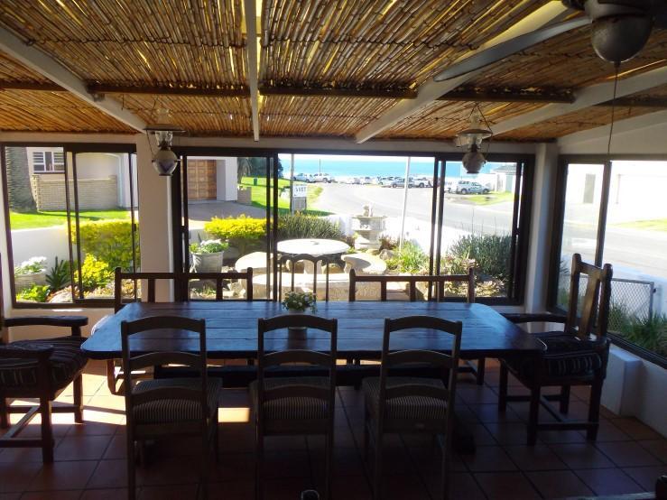 Breeze Inn Guesthouse Kidd's Beach Екстер'єр фото